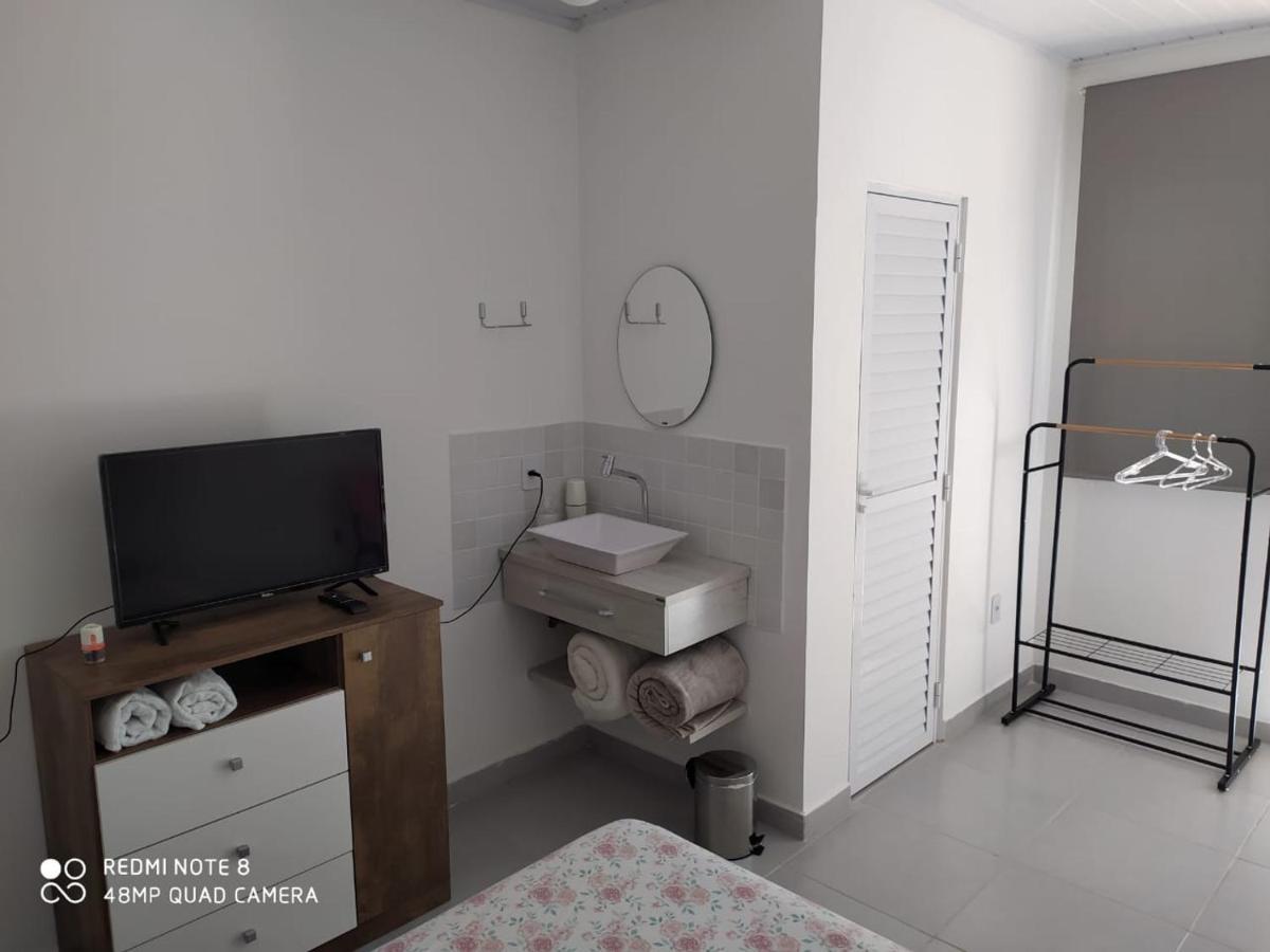 Pousada Casa Verde - Quartos Individuais - Smart Tv 32 - E Banheiro Privativo Apartment Itajaí Exterior photo