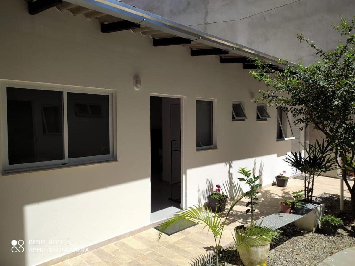 Pousada Casa Verde - Quartos Individuais - Smart Tv 32 - E Banheiro Privativo Apartment Itajaí Exterior photo