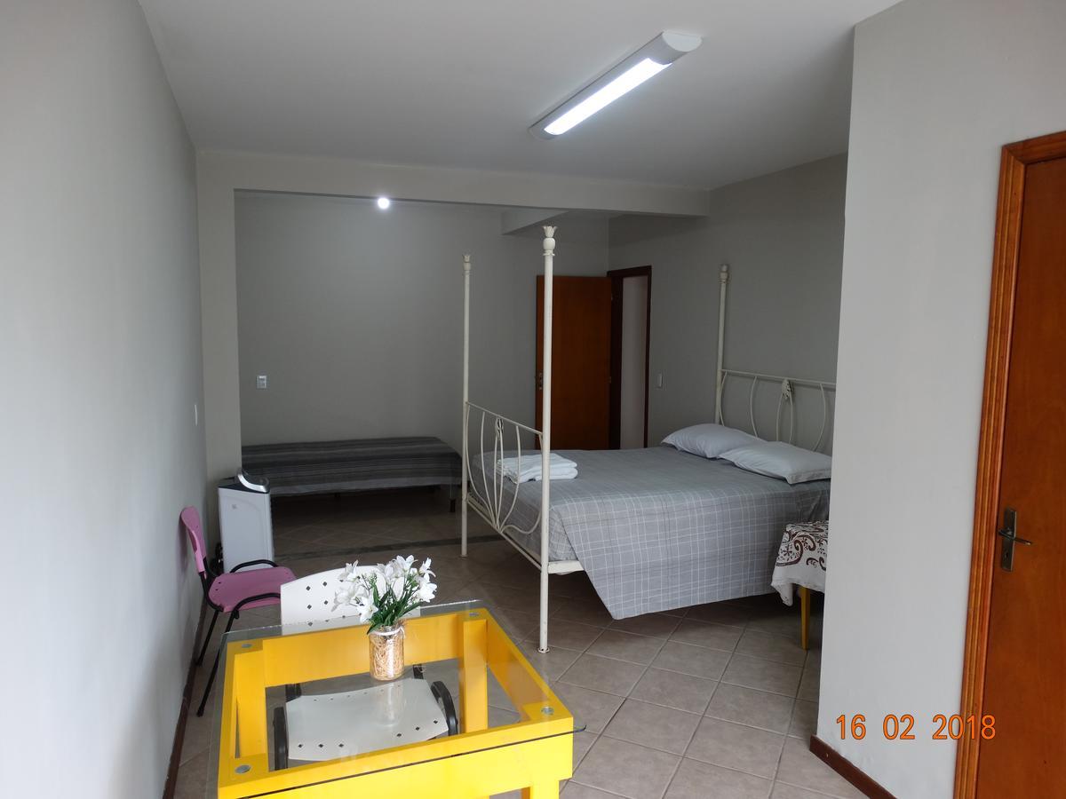 Pousada Casa Verde - Quartos Individuais - Smart Tv 32 - E Banheiro Privativo Apartment Itajaí Exterior photo
